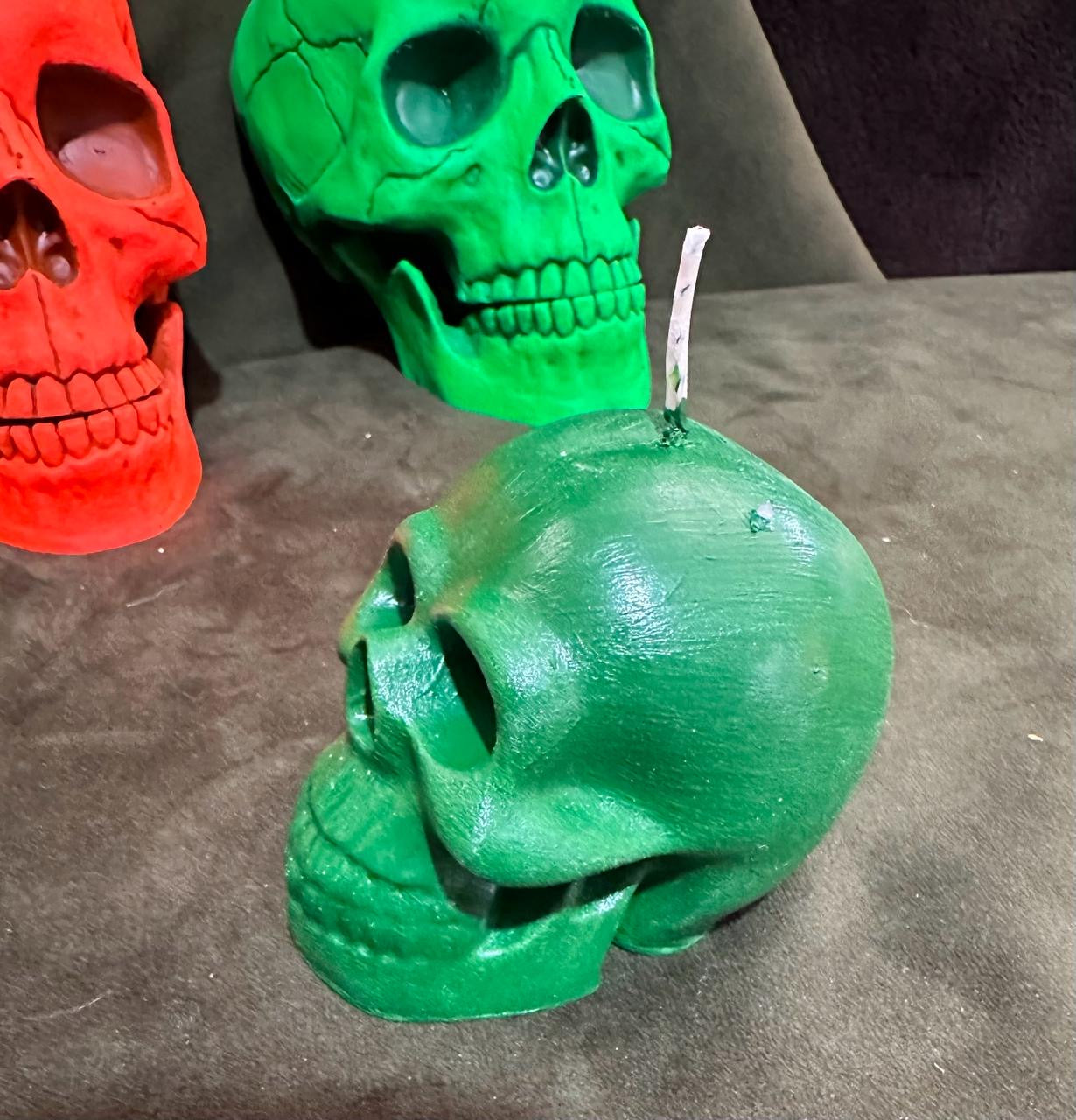 Vela aromática de calavera 💀 que brilla en la obscuridad